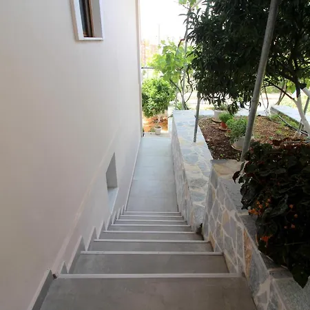 24 Sarande