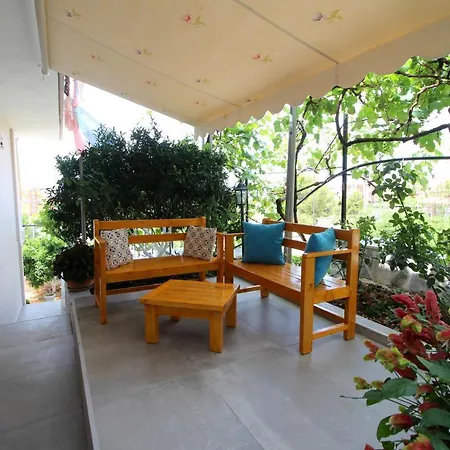 24 * Sarande